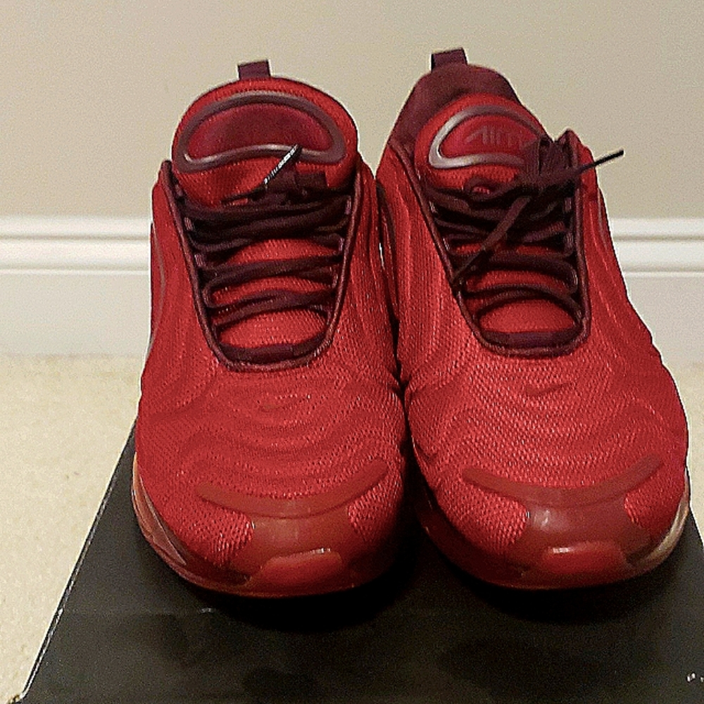 MEN NEW NIKE AIRMAX 720 University RED ..SIZE 10